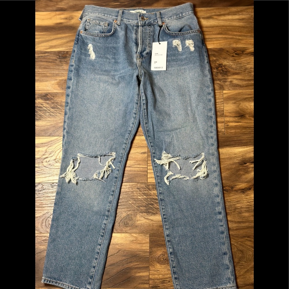 FOREVER 21 distressed jeans